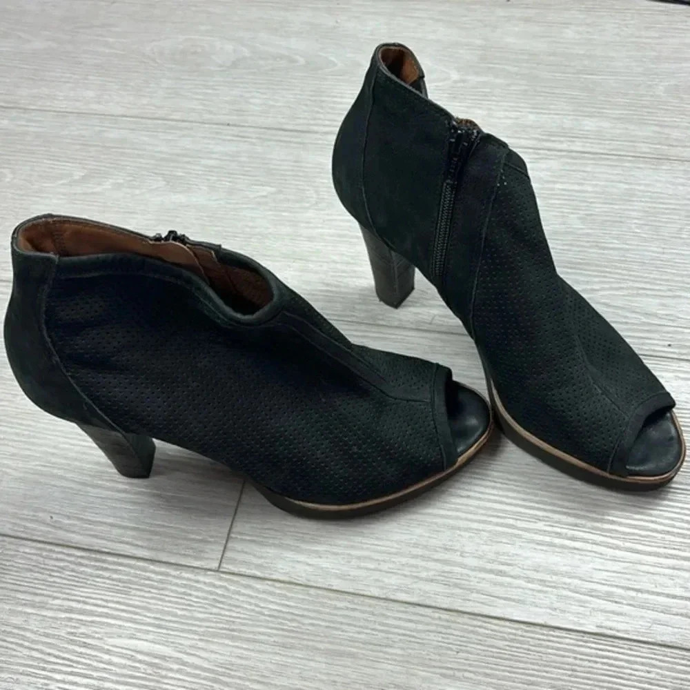 Paul‎ Green Suede Ankle Black Booties size 7